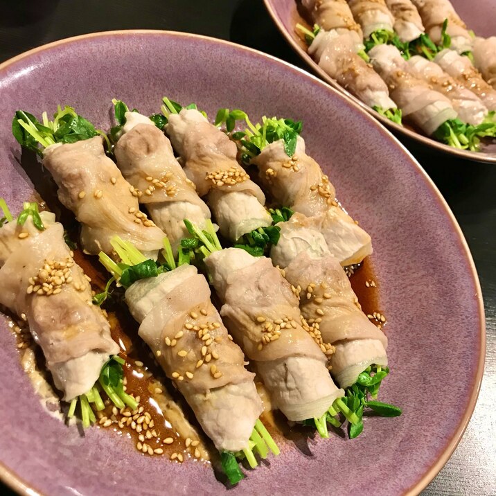 【黒酢でサッパリ】電子レンジで作る!豆苗豚巻き